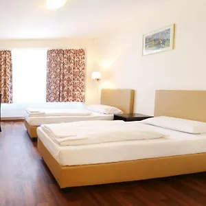 3* Pensjonat Alpha - Frankfurt Station